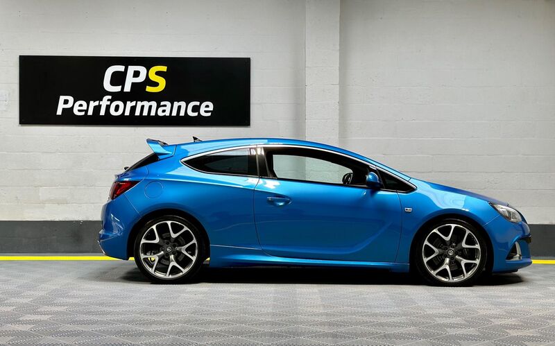 View VAUXHALL ASTRA GTC 2.0T VXR Euro 5 (s/s) 3dr