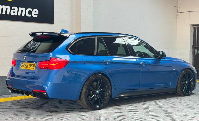 BMW 3 SERIES