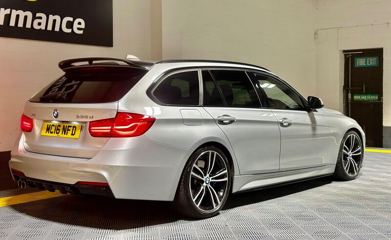 BMW 3 SERIES