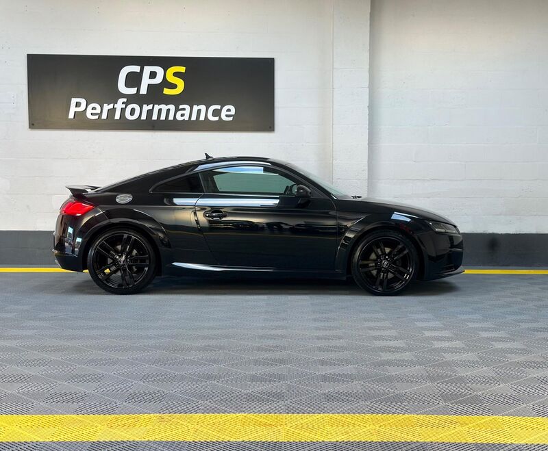 AUDI TT