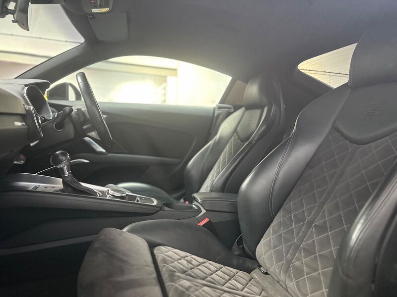 AUDI TT
