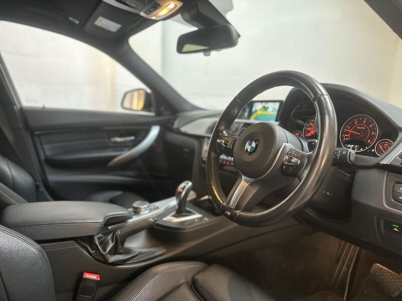 BMW 3 SERIES
