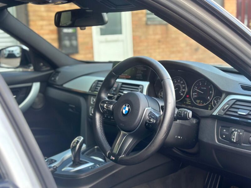 BMW 3 SERIES
