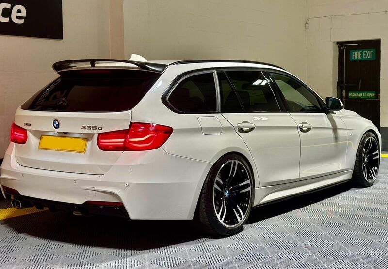 BMW 3 SERIES