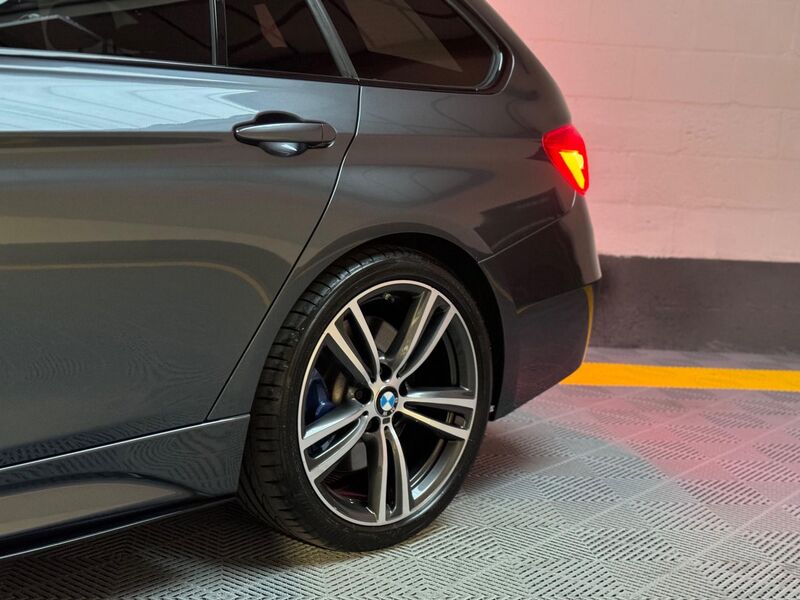 BMW 3 SERIES