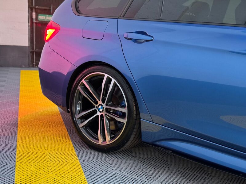 BMW 3 SERIES