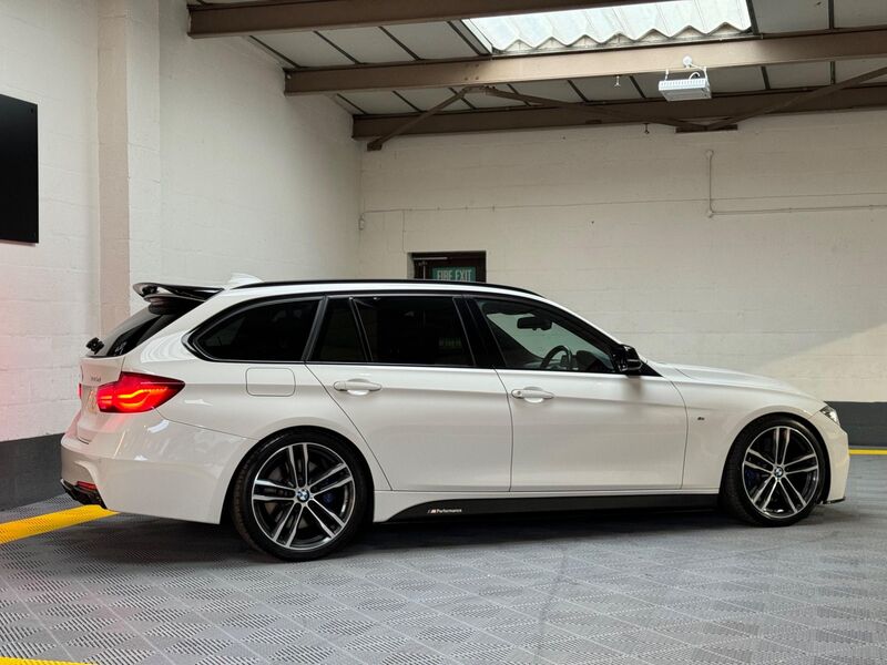 BMW 3 SERIES