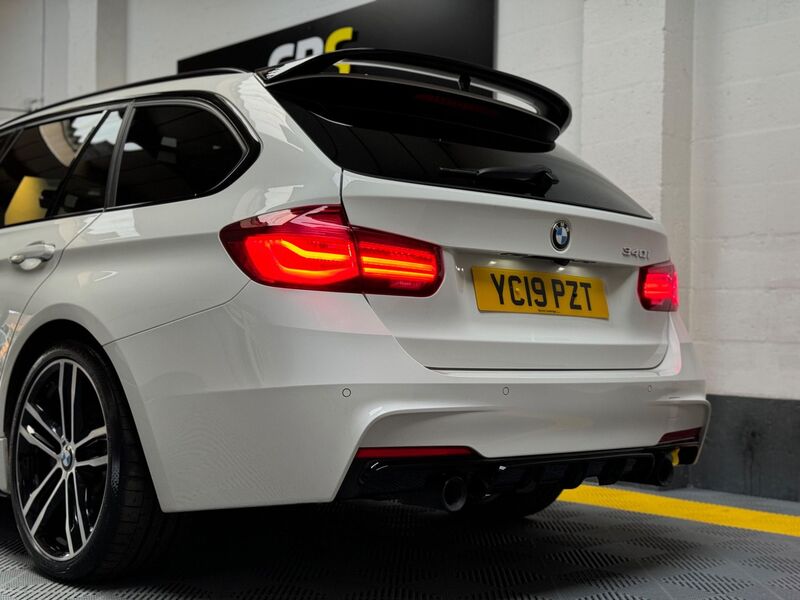 BMW 3 SERIES