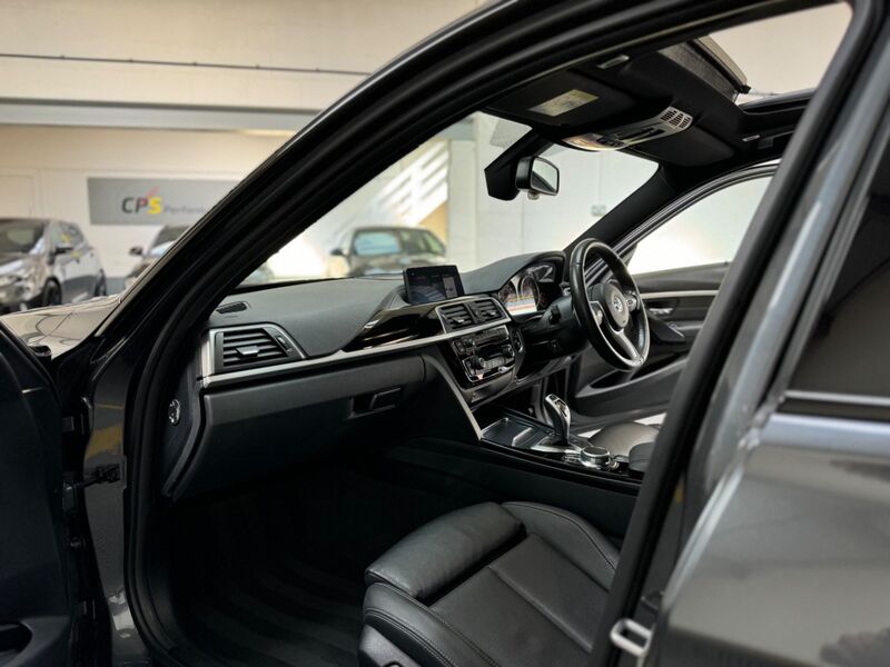 BMW 3 SERIES