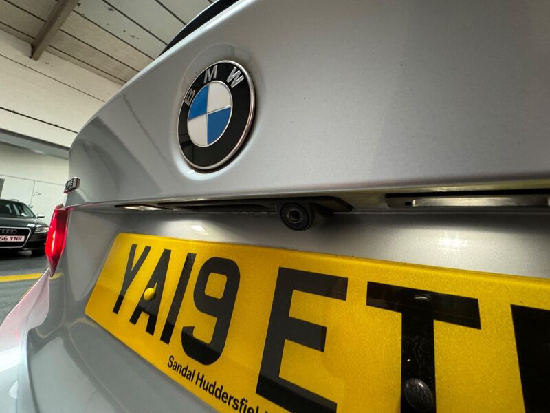BMW 3 SERIES