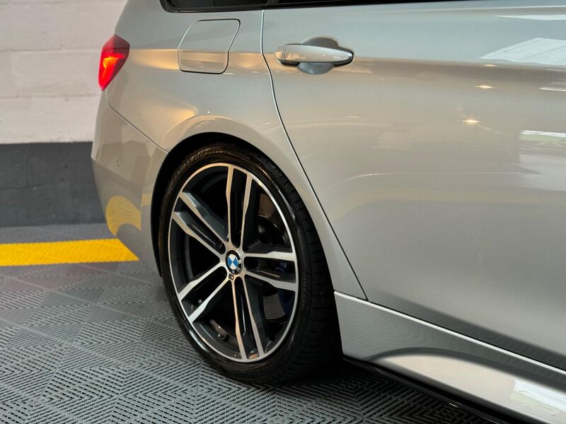 BMW 3 SERIES
