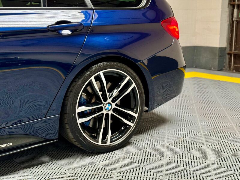 BMW 3 SERIES
