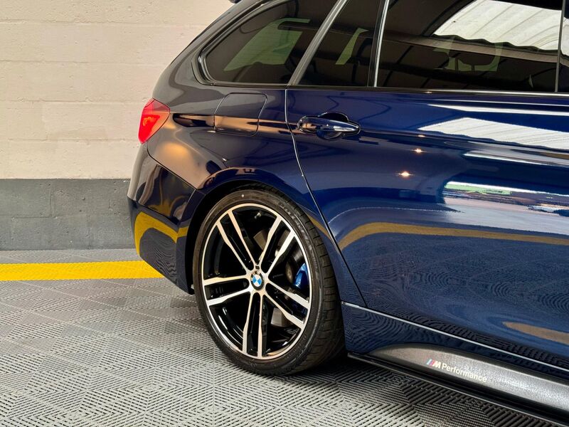 BMW 3 SERIES