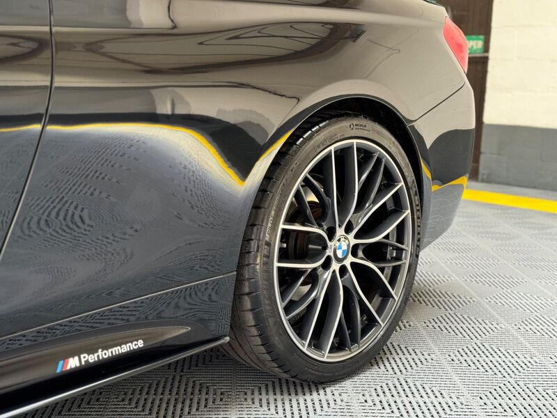 BMW 4 SERIES