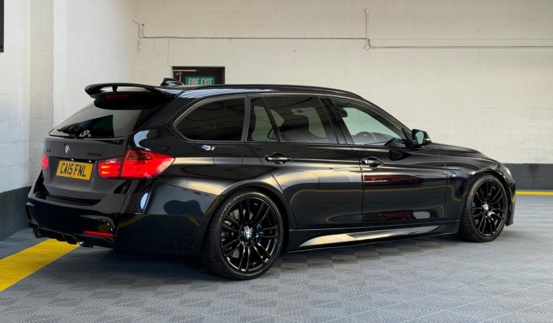 BMW 3 SERIES