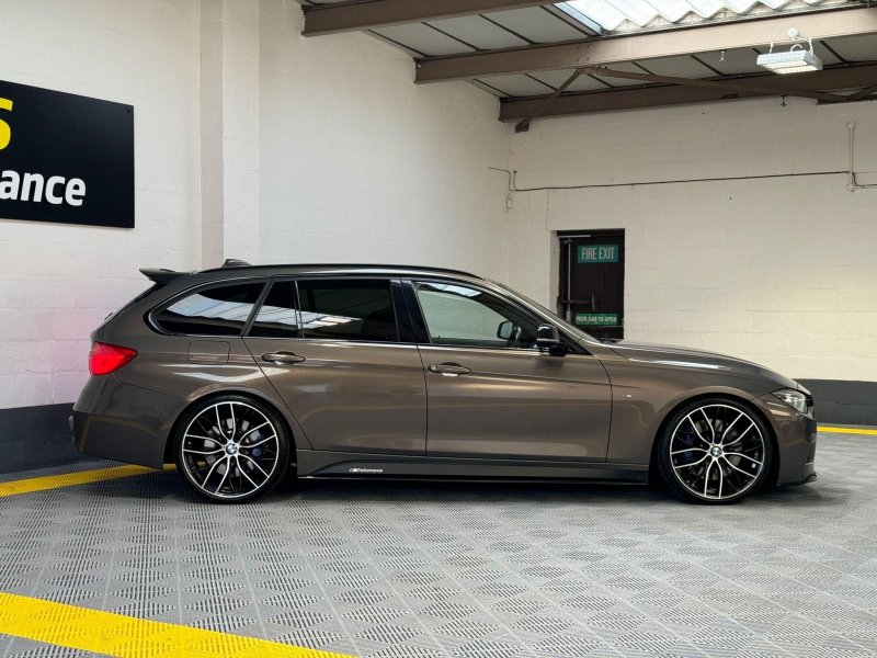BMW 3 SERIES