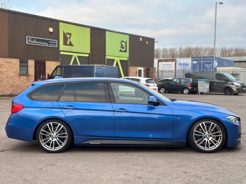 BMW 3 SERIES