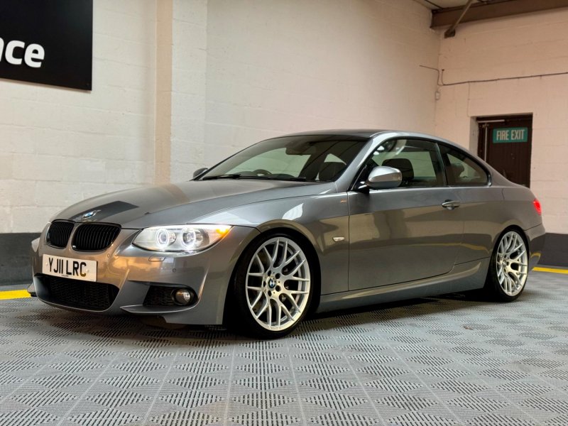 BMW 3 SERIES