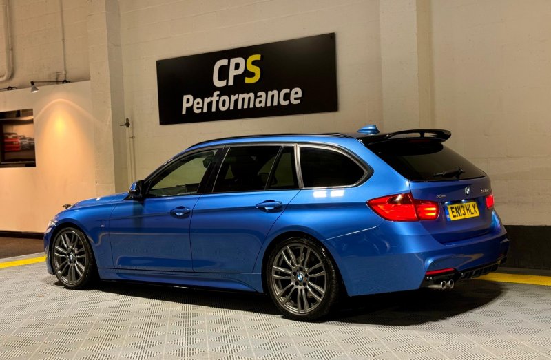 BMW 3 SERIES