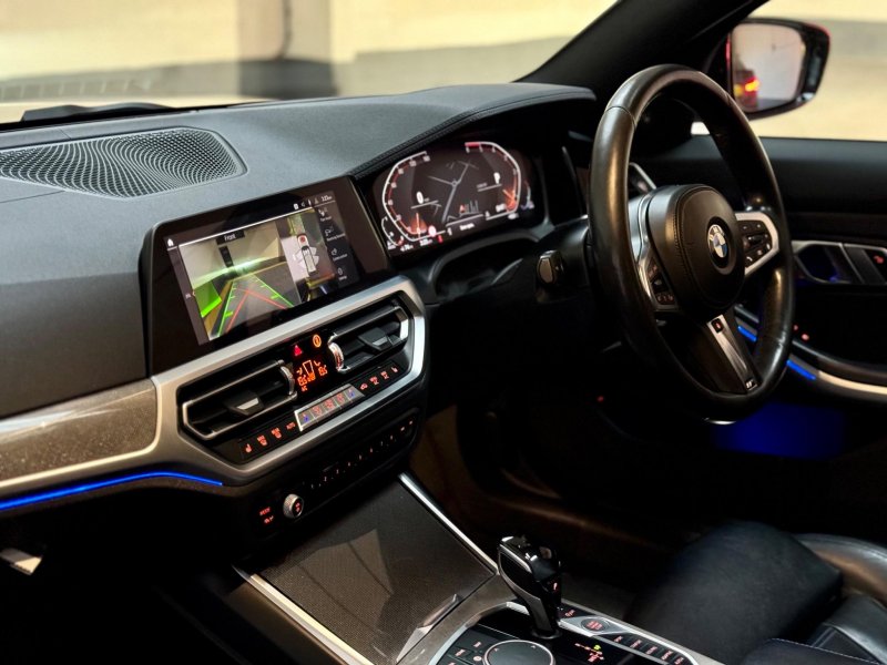 BMW 3 SERIES