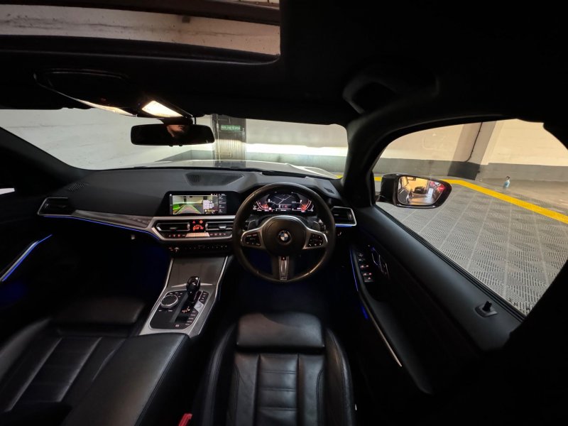 BMW 3 SERIES