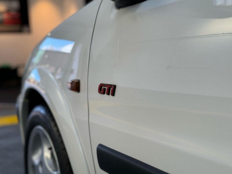 PEUGEOT 106