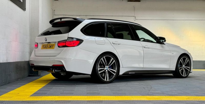 BMW 3 SERIES
