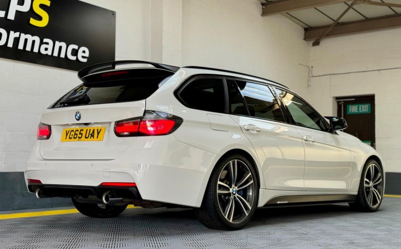 BMW 3 SERIES