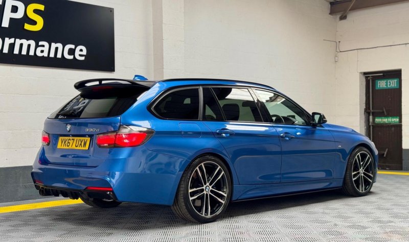 BMW 3 SERIES