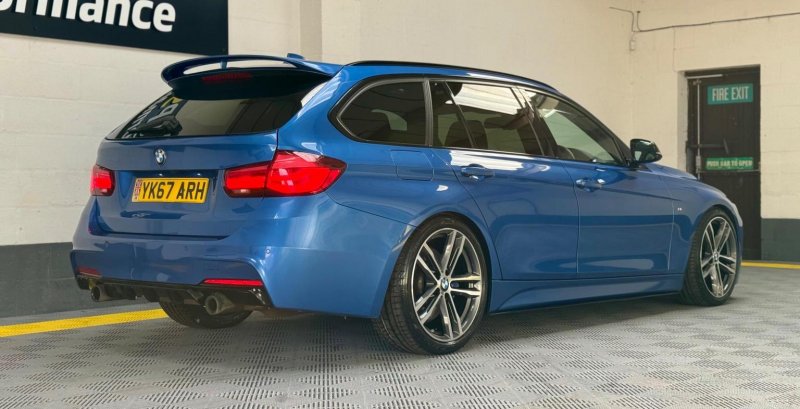 BMW 3 SERIES