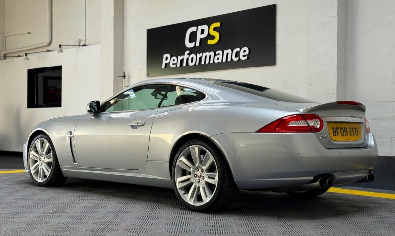 JAGUAR XKR