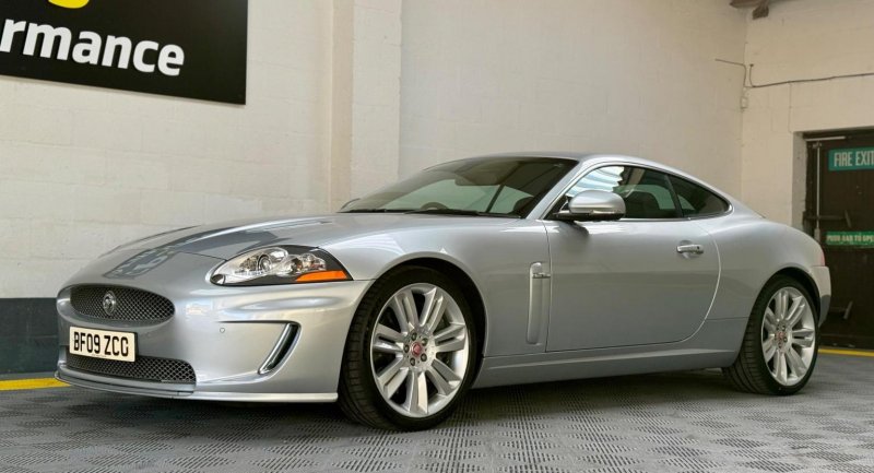 JAGUAR XKR