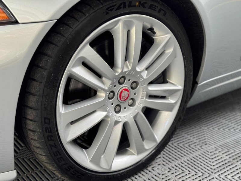 JAGUAR XKR