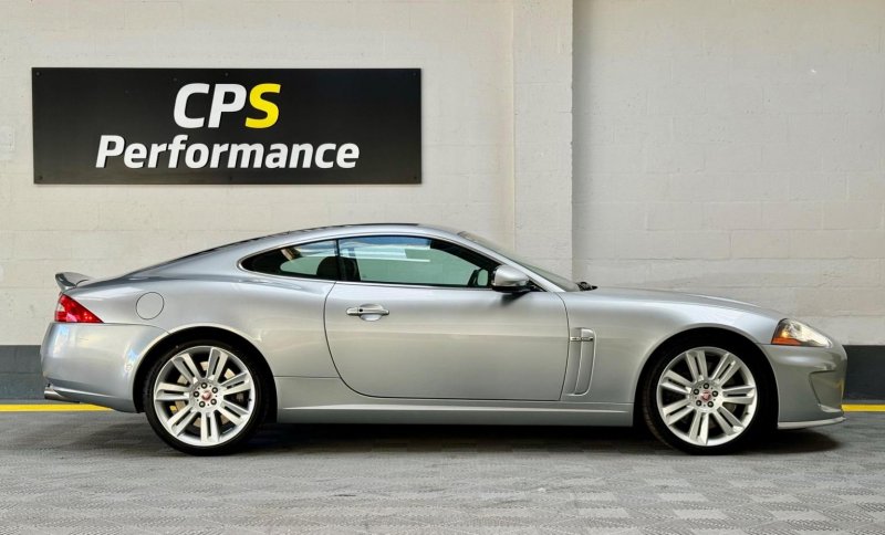 JAGUAR XKR