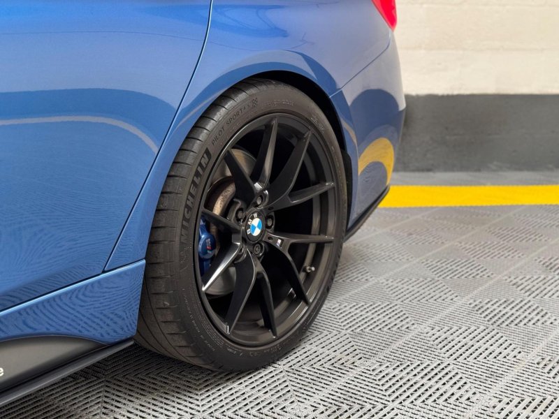 BMW 3 SERIES