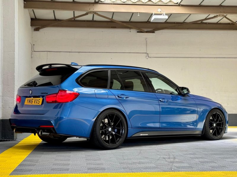 BMW 3 SERIES
