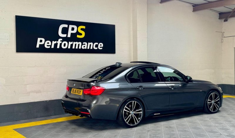 BMW 3 SERIES