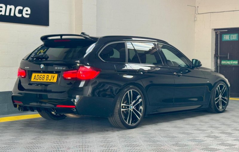 BMW 3 SERIES