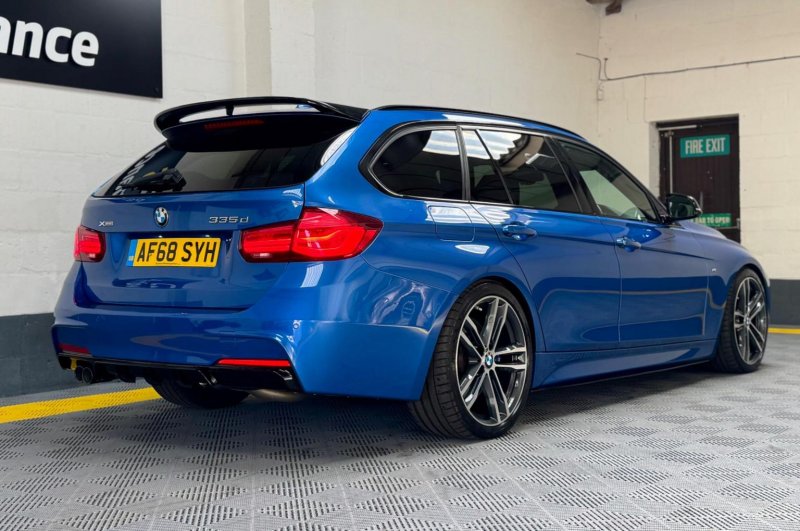 BMW 3 SERIES