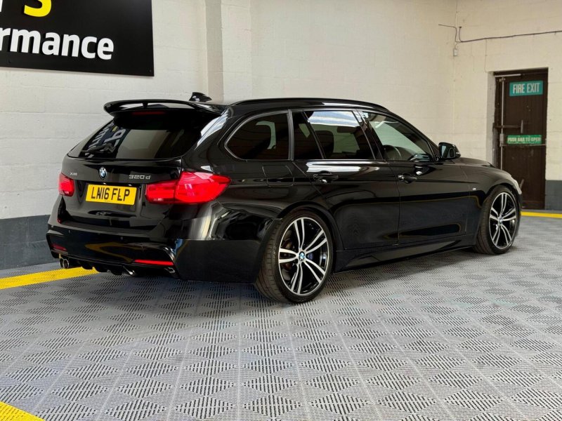 BMW 3 SERIES