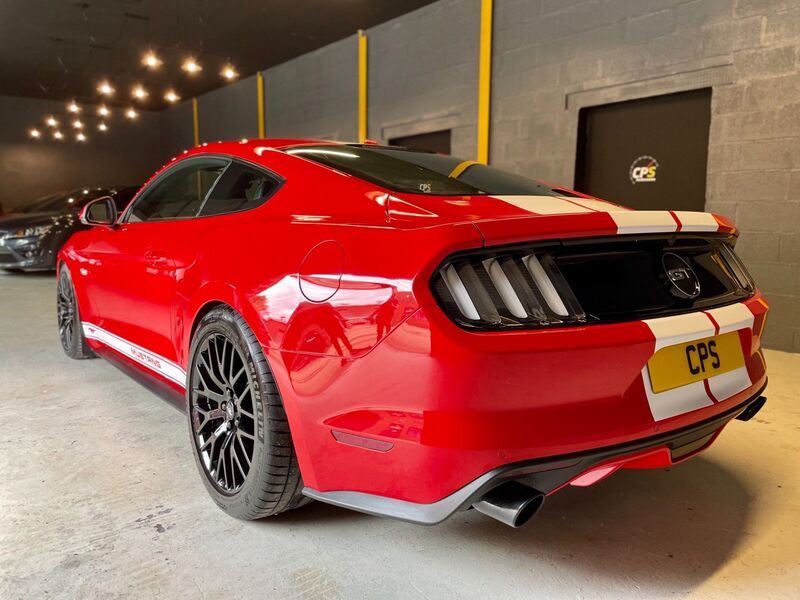View FORD MUSTANG 5.0 V8 GT Fastback 2dr