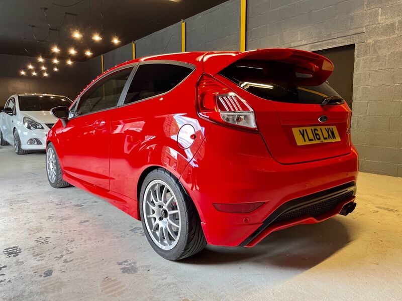 View FORD FIESTA 1.6T EcoBoost ST-3 Euro 6 3dr