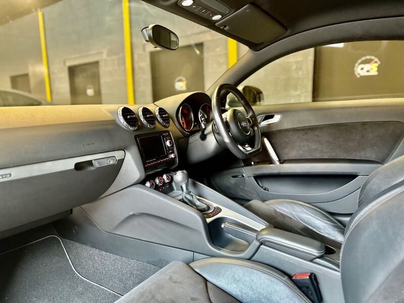 AUDI TT