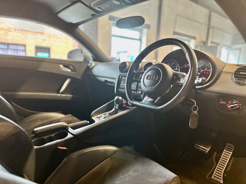 AUDI TT