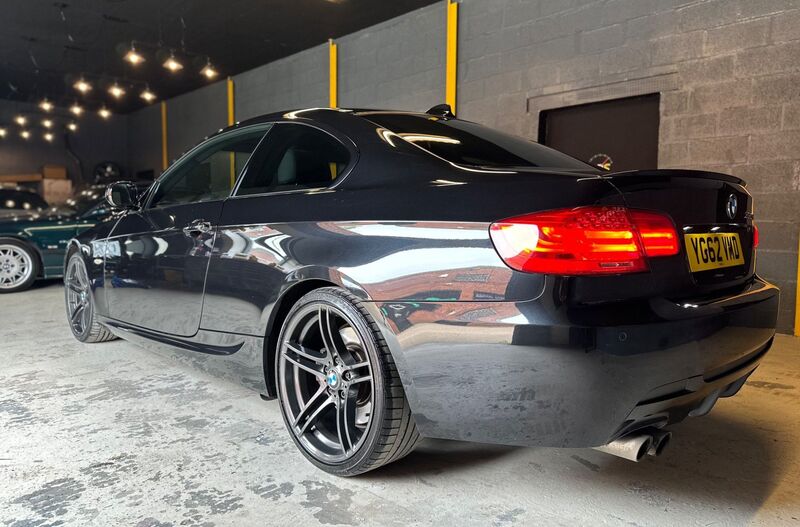 View BMW 3 SERIES 3.0 330d Sport Plus Edition Steptronic Euro 5 2dr