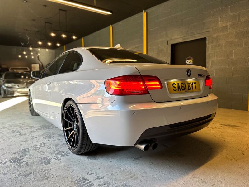 BMW 3 SERIES