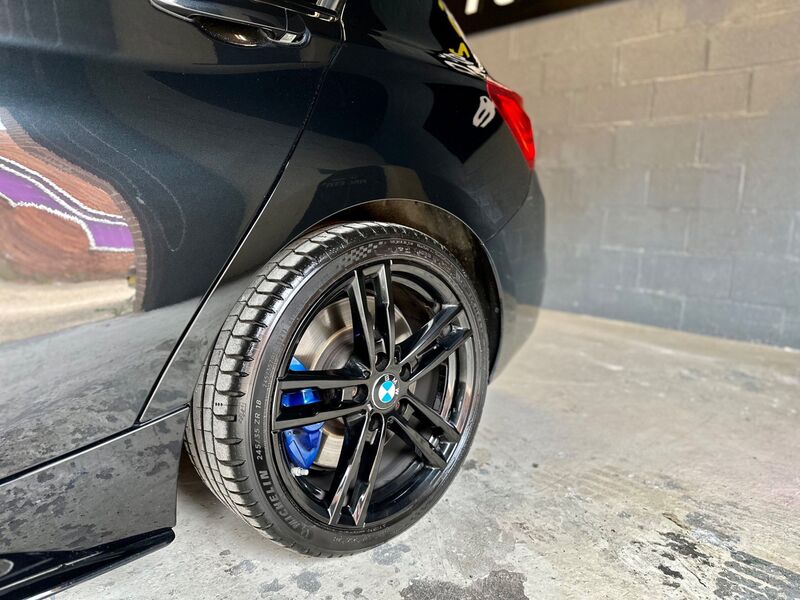 BMW 1 SERIES