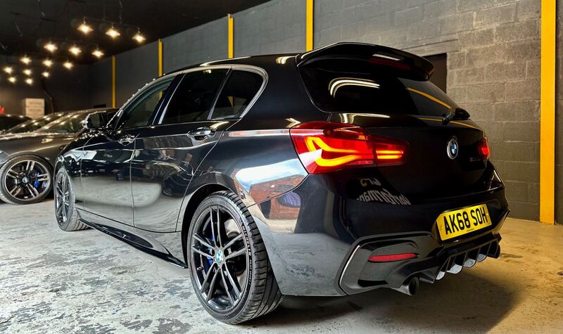 BMW 1 SERIES