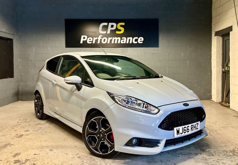 View FORD FIESTA 1.6T EcoBoost ST-200 Euro 6 3dr